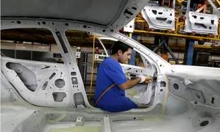 قیمت خودرو هر 3 ماه یک بار بازنگری می‌شود