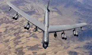 سامانه های دفاع هوایی روسیه در کمین بمب‌افکن‌های B-52 آمریکایی