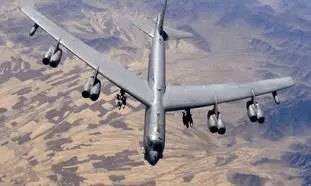 سامانه های دفاع هوایی روسیه در کمین بمب‌افکن‌های B-52 آمریکایی