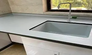 سینک آزمایشگاهی از ملزومات در هر آزمایشگاه
