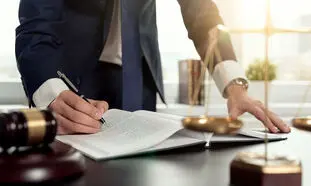 وکیل چک چیست و چه ویژگی هایی دارد؟