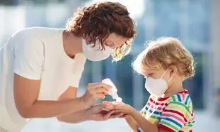 چرا زن ها  کمتر کرونا می‌گیرند؟
