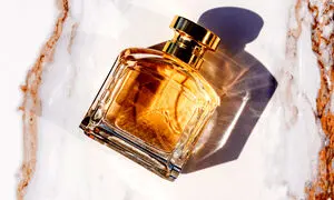 چطور استفاده مجدد از شیشه عطر به کاهش هزینه و ضایعات کمک می‌کند؟