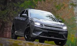 تصویر کیفیت صنعت خودرو؛ پیشتازی KMC J7 در بین سدان‌های کشور