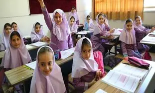 لزوم استفاده دانش‌آموزان از گوشی‌های هوشمند