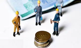 تقاضا از شورای عالی کار برای بازنگری در حقوق کارگران