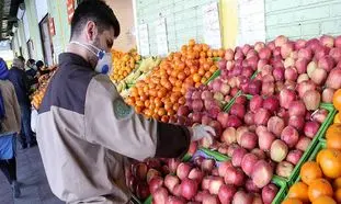 پشت پرده گرانی میوه/ دلالها میوه‌های سالم را معدوم می‌کنند