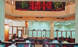 بورس 2580 میلیارد تومان پول سهامداران حقیقی را فراری داد
