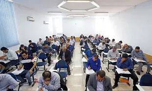 آزمون استخدامی تا دی ماه به تعویق افتاد