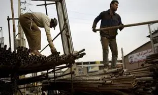 کارگران از ترس اخراج ابتلا به کرونا را پنهان می‌کنند