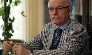 سخنرانی سومبات هاکوپیان در دانشگاه تهران