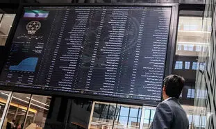 دارا سوم در انتظار مثبت شدن بورس