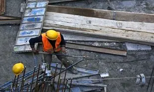 بازنشستگی پیش از موعد و تبعیض دیگری بین کارمندان و کارگران