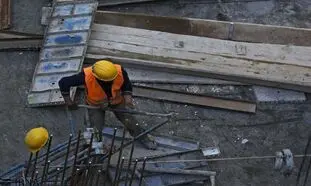 بازنشستگی پیش از موعد و تبعیض دیگری بین کارمندان و کارگران