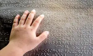 خدمت ویژه بانک ملی برای نابینایان