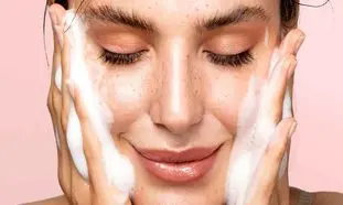 محبوب ترین ژل شستشوی صورت برای پوست جوش دار