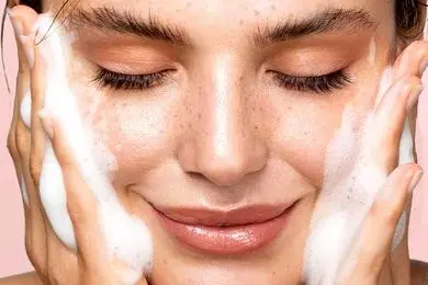 محبوب ترین ژل شستشوی صورت برای پوست جوش دار