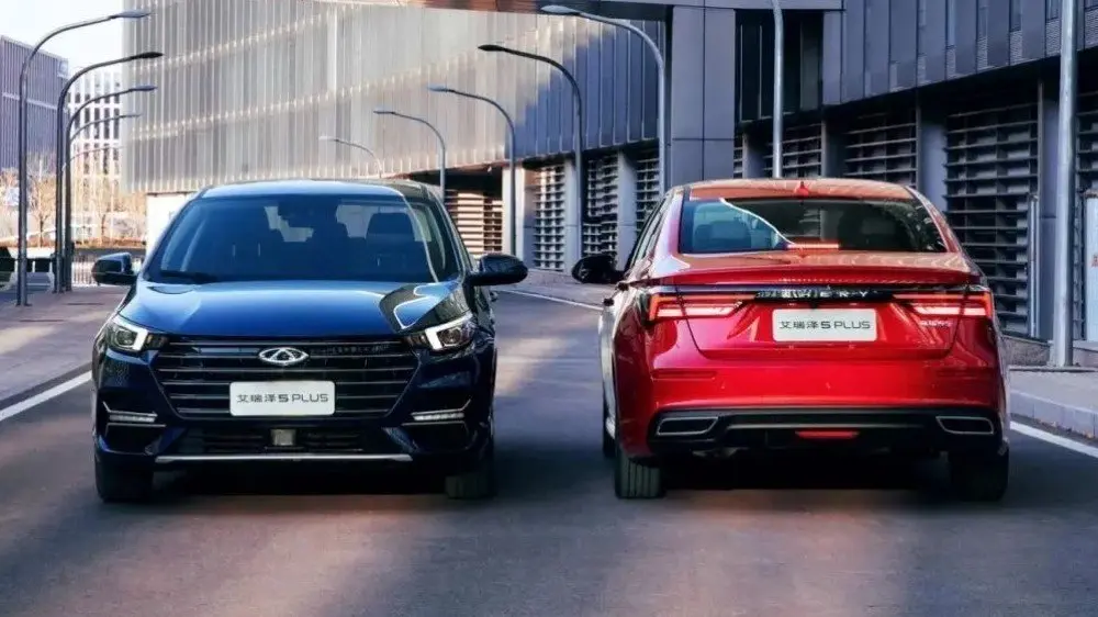 در دوراهی میان خرید خودرو چری آریزو 6 یا کی ام سی J7 چه شاخصه‌ هایی مهم هستند؟