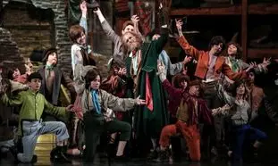 الگادو از نمایش «الیور توئیست» حمایت می کند