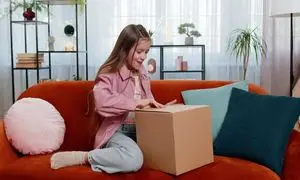 آشنایی کودکان تیپاکس با نحوه ارسال بسته‌ها