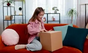 آشنایی کودکان تیپاکس با نحوه ارسال بسته‌ها