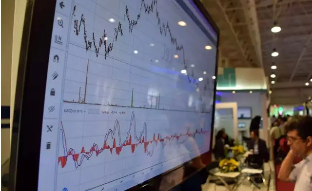 آگاه ۲۰ ساله شد؛ دو دهه همراهی با بازار سرمایه