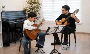 شهریه کلاس ‌های موسیقی در شیراز در سال ۱۴۰۵؛ هزینه یادگیری هر ساز چقدر است؟