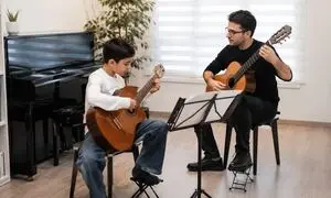 شهریه کلاس ‌های موسیقی در شیراز در سال ۱۴۰۵؛ هزینه یادگیری هر ساز چقدر است؟