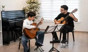 شهریه کلاس ‌های موسیقی در شیراز در سال ۱۴۰۵؛ هزینه یادگیری هر ساز چقدر است؟