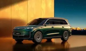 شاسی‌ بلند غول‌ پیکر چری با یخچال و سینمای اختصاصی رونمایی شد