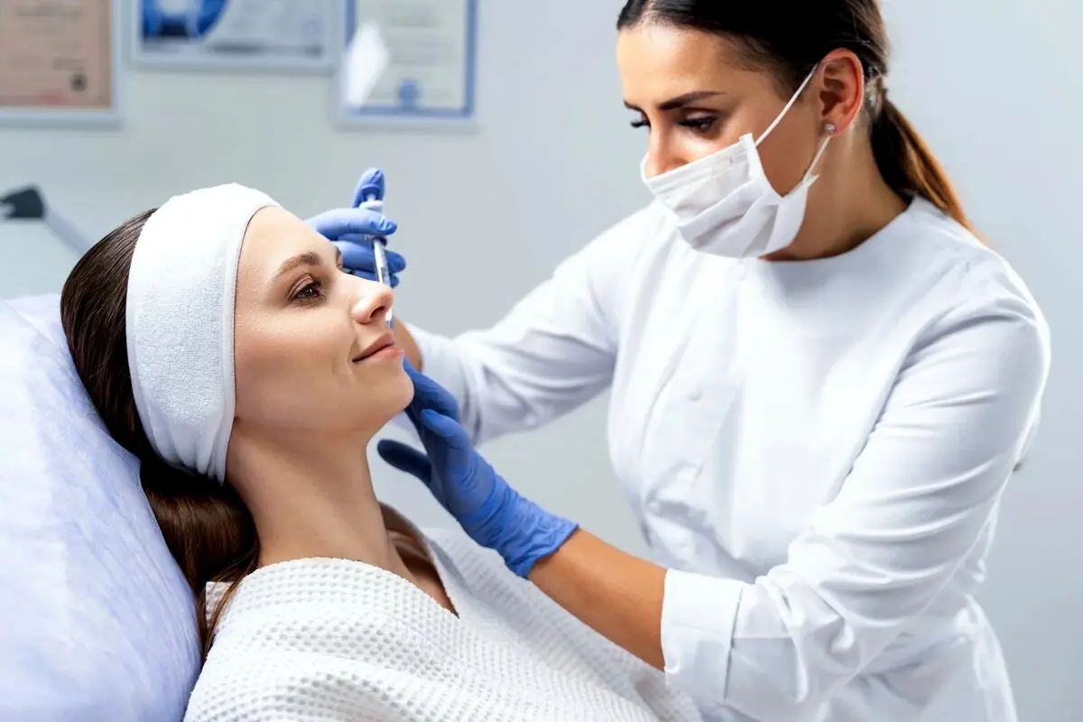 کدام کلینیک تزریق ژل در شاهین شهر قابل اعتماد است؟