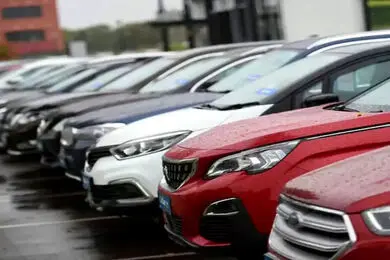 شکاف ۱.۳ میلیارد تومانی قیمت کارخانه و بازار خودرو