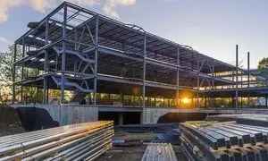 جنگ ورق گالوانیزه داخلی و وارداتی؛ کدام برای پروژه شما مقرون به صرفه‌تر است؟	