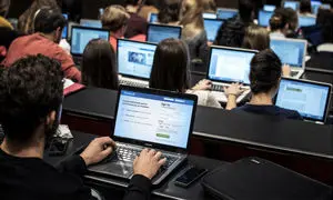 چرا انتخاب لپتاپ برای دانشجویان به یک چالش  تبدیل شده است؟
