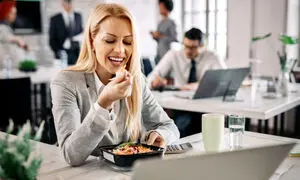افزایش نشاط و بهره‌ وری پرسنل با میان‌ وعده‌ های مقوی و خوشمزه حلوالند
