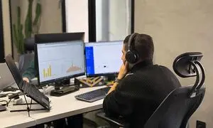 ابرناک به نمایشگاه کار پیوست
