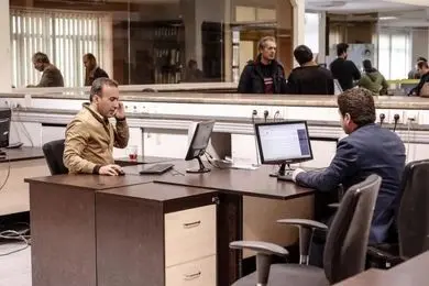 جزئیات افزایش حقوق کارمندان در سال 1405/ چه کسانی بالای 100 میلیون حقوق می‌گیرند؟