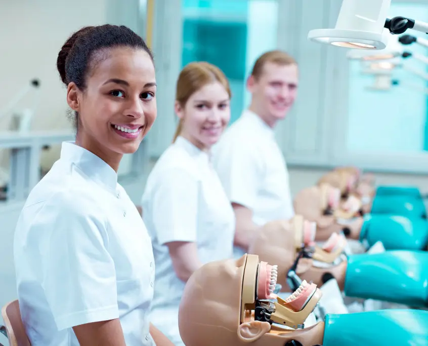 از تحصیل دندانپزشکی در روسیه چه می‌دانید؟