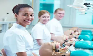 از تحصیل دندانپزشکی در روسیه چه می‌دانید؟
