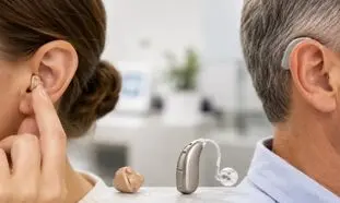 سمعک داخل گوشی بهتر است یا پشت گوشی؟