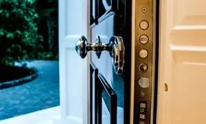 4 دلیل مهم برای خرید درب ضدسرقت 