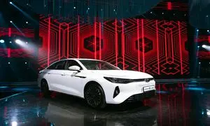 ورود رسمی آریزو ۸ هیبرید به ایران؛ سدان لوکس فونیکس با قیمت ۴ میلیارد تومان