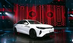 ورود رسمی آریزو ۸ هیبرید به ایران؛ سدان لوکس فونیکس با قیمت ۴ میلیارد تومان