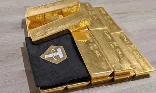 حضور والکس در هدیش مال برای معرفی تترگلد