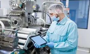 برگزاری پنل دارویی گلرنگ در نمایشگاه ایران فارما 1404