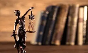 کشتن «عدالت» ساده‌ترین انتخاب است / نگاهی دیگر به «کشتن مرغ مینا»
