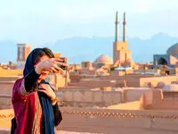 گردشگر ایرانی میان یک بام و دو هوا گیر کرده است