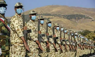 افزایش حقوق سربازان بعد از سیلی جنجالی