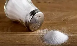 ارزان ترین نمک های پاکتی و ظرفی در بازار چند؟