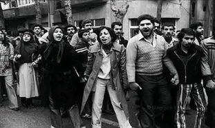 10 کتاب خواندنی درباره انقلاب 57